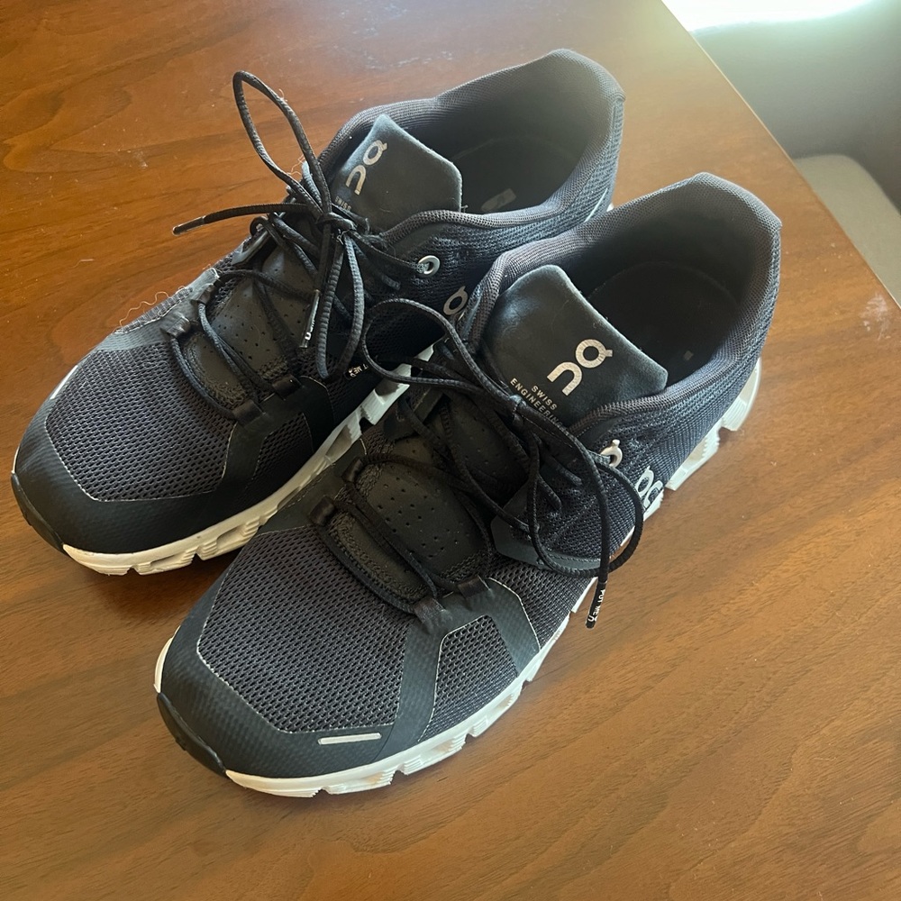 On Cloud 5 Women’s Running Shoe Size 9.5